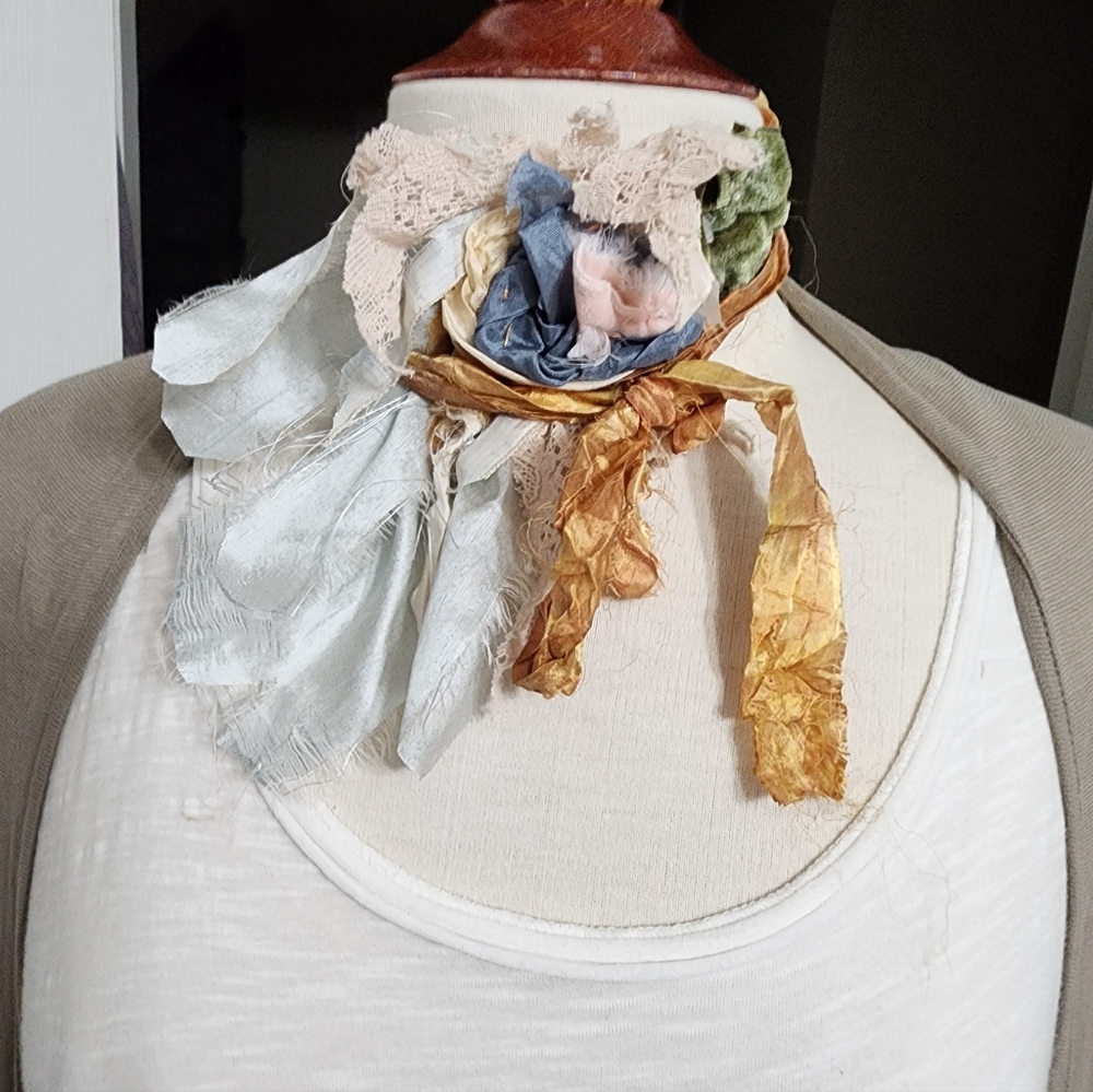 JABOT Slow Stitching🩷🩷🩷MOSSIE ANNA ARTISAN DESIGN NWT - Picture 5 of 14